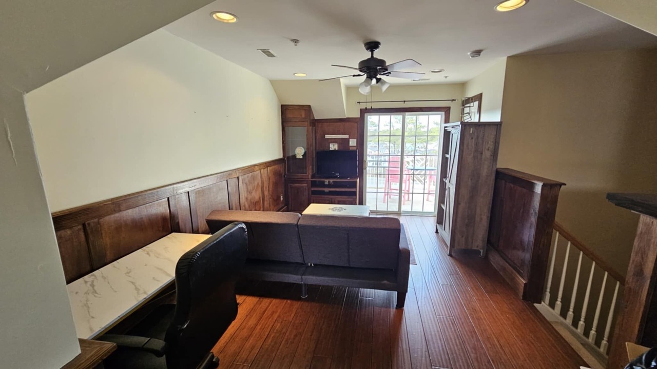 Photo of Livingroom in Long Neck