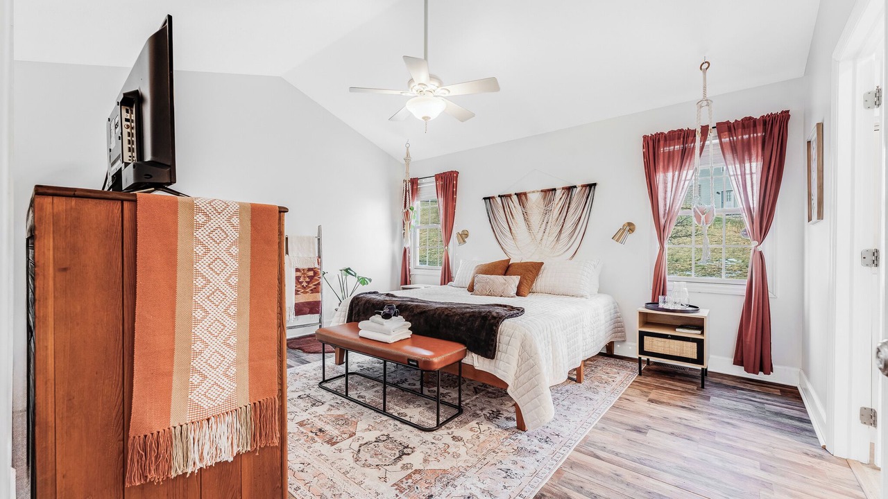 Photo of Bedroom in Cheat Lake