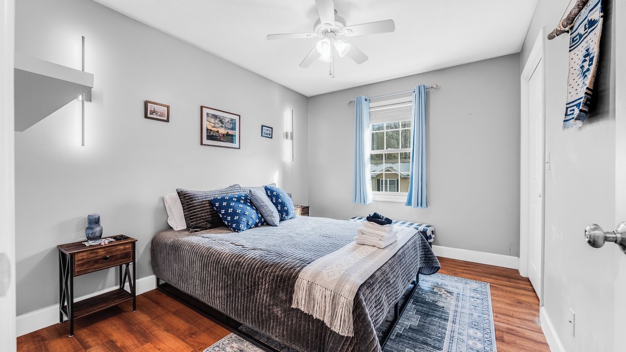 Photo of Bedroom in Cheat Lake