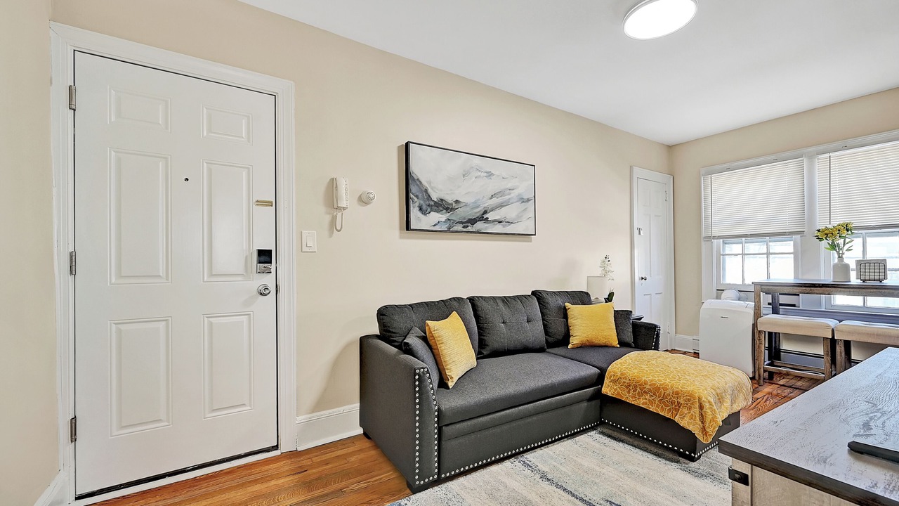 Photo of Livingroom in Princeton