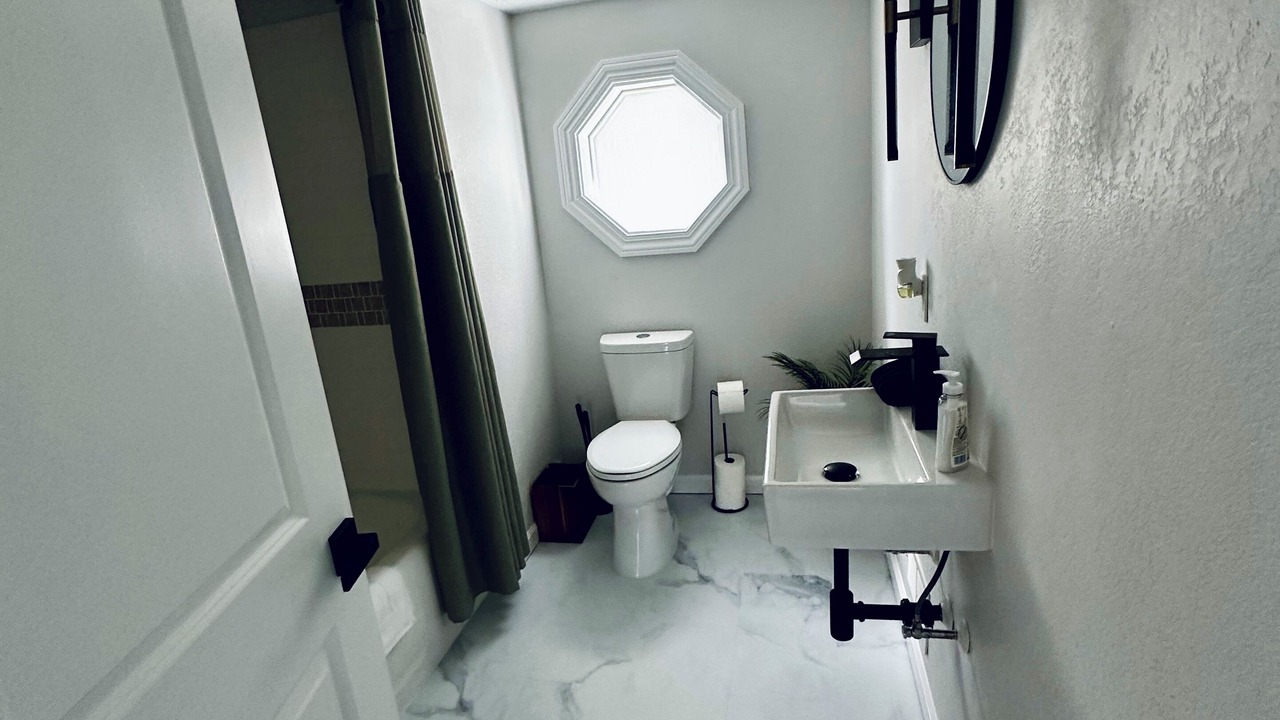 Photo of Bathroom in Leadsville