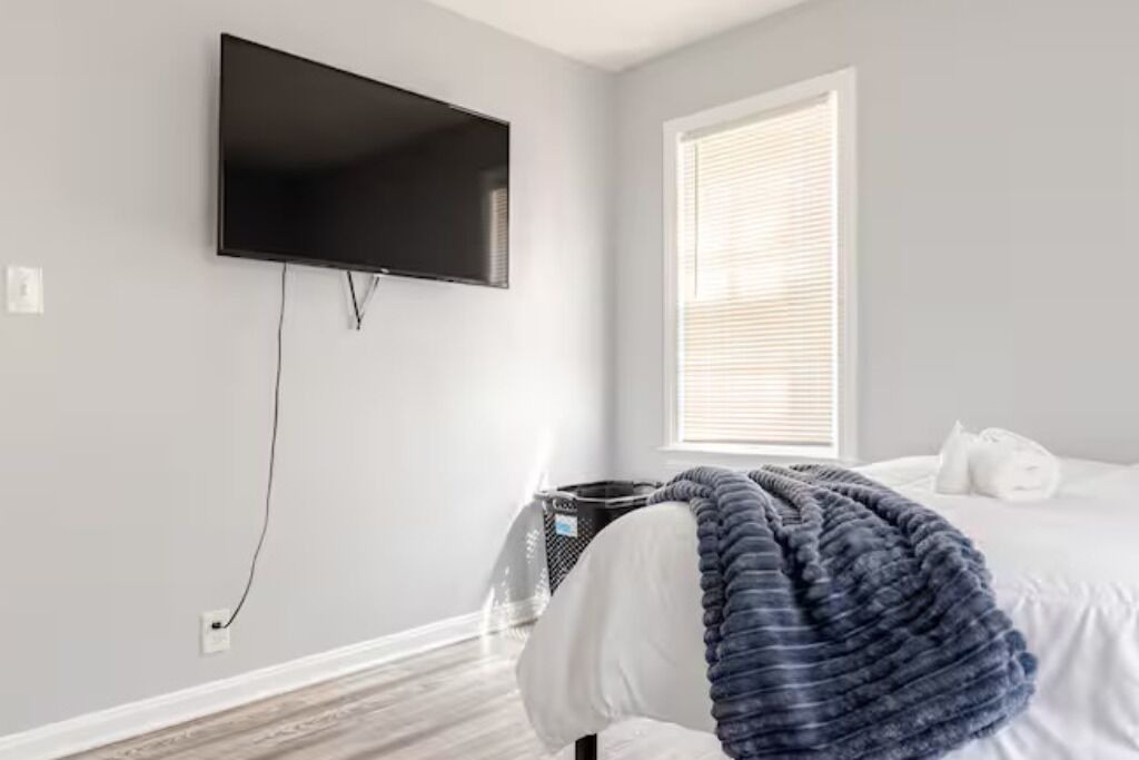 Photo of Bedroom in Euclid