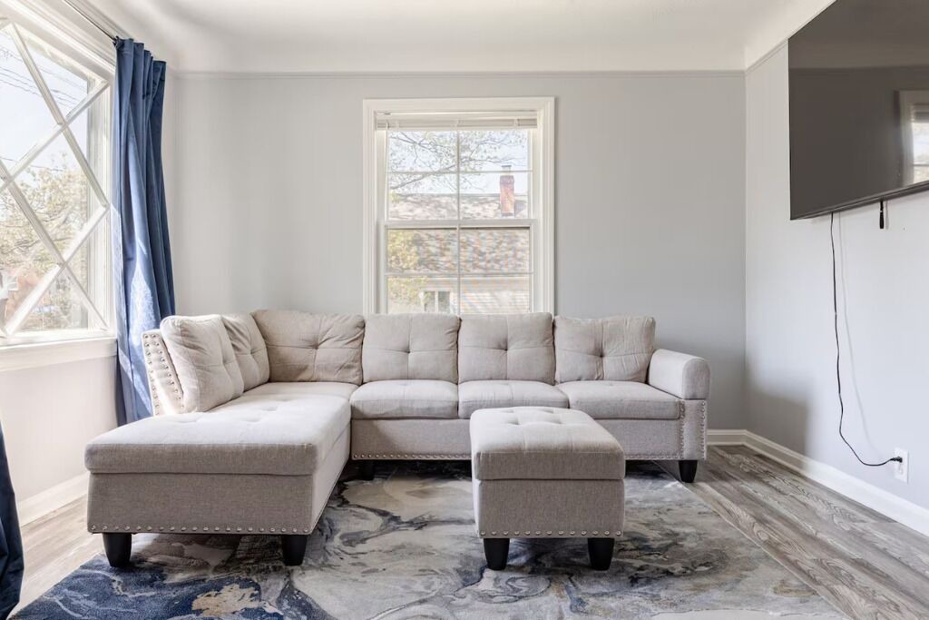Photo of Livingroom in Euclid
