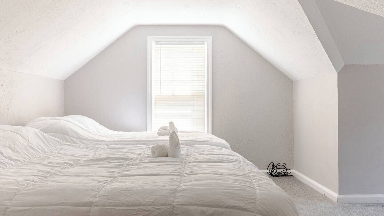 Photo of Bedroom in Euclid