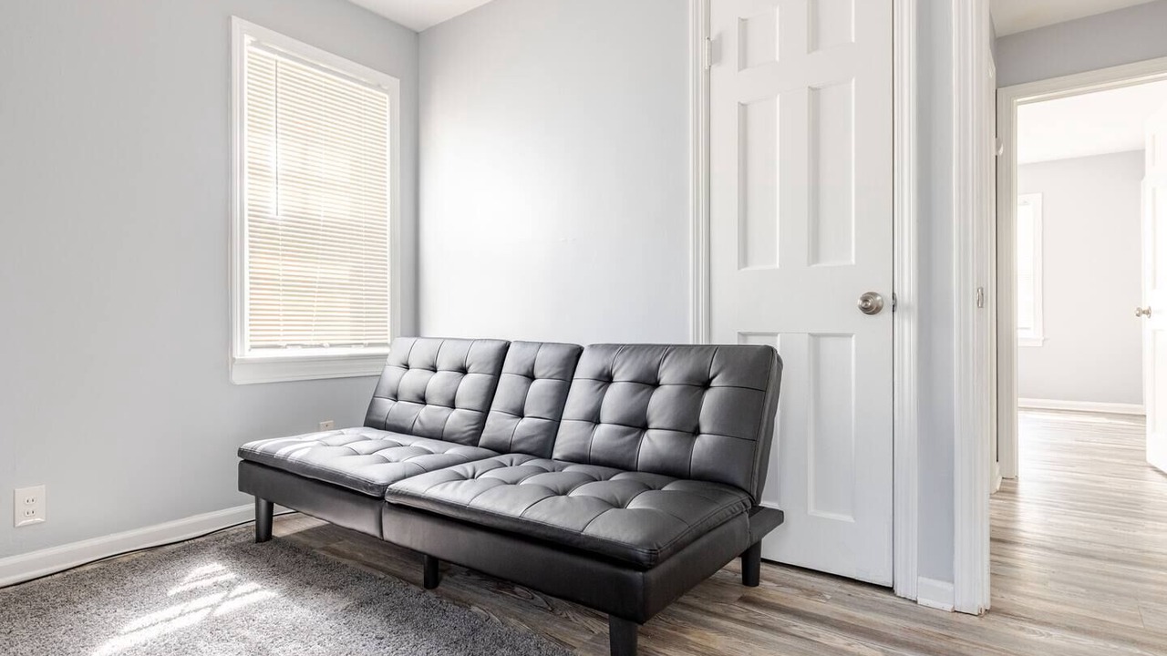 Photo of Livingroom in Euclid