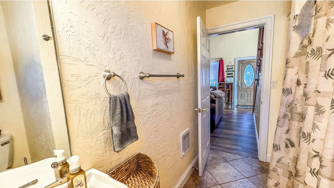 Photo of Bathroom in North Glade Hills