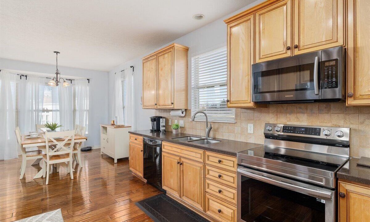 Photo of Kitchen in Summit Station