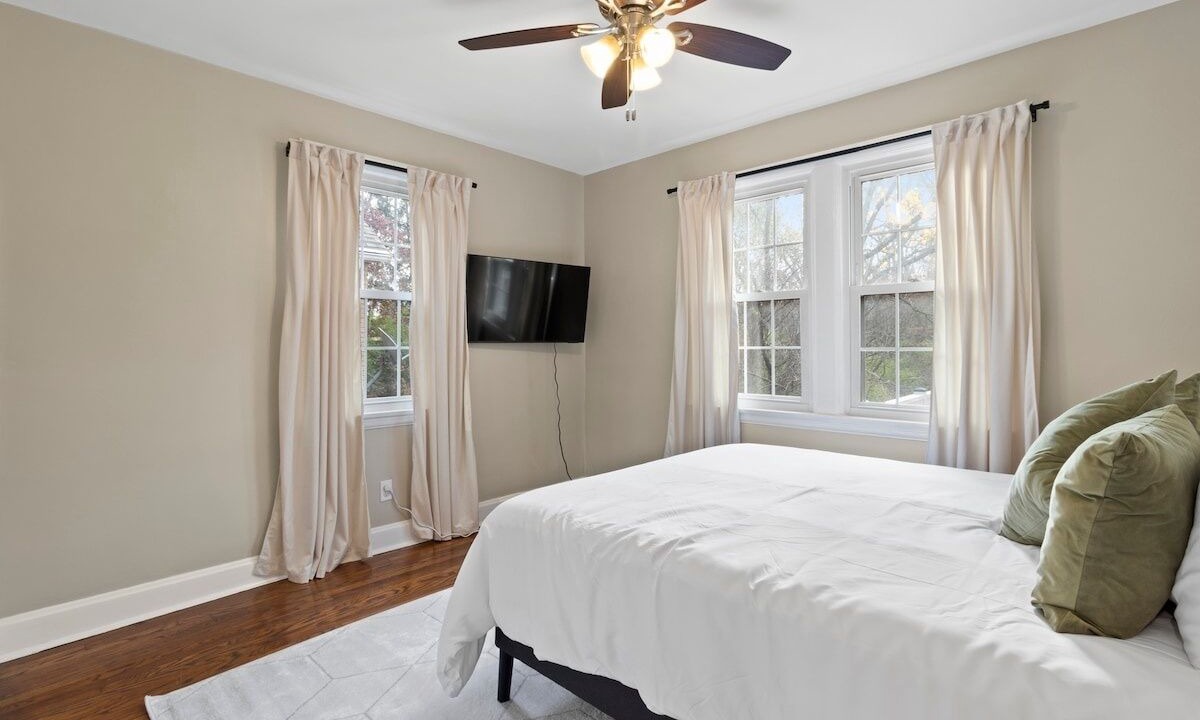 Photo of Bedroom in Oakley