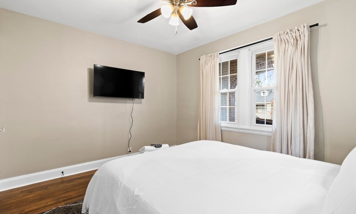 Photo of Bedroom in Oakley