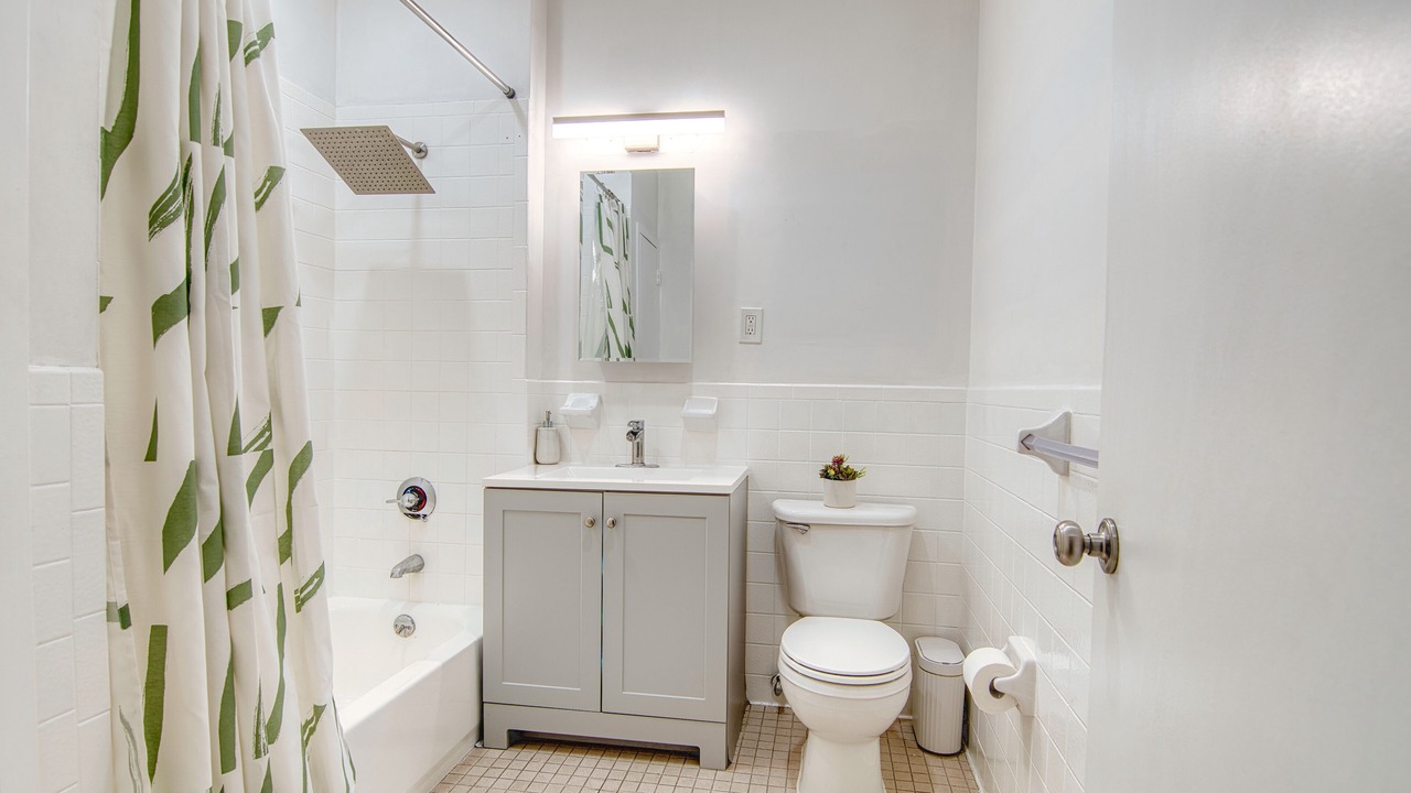 Photo of Bathroom in Port Morris
