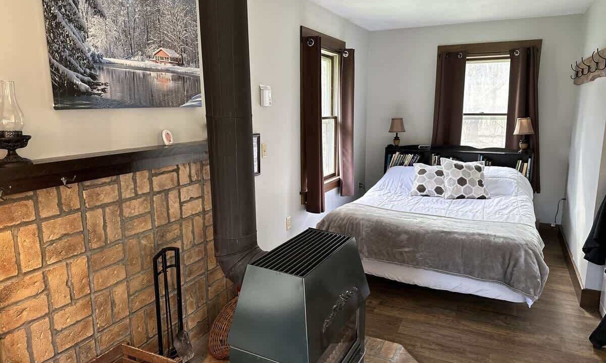 Photo of Bedroom in Austinburg