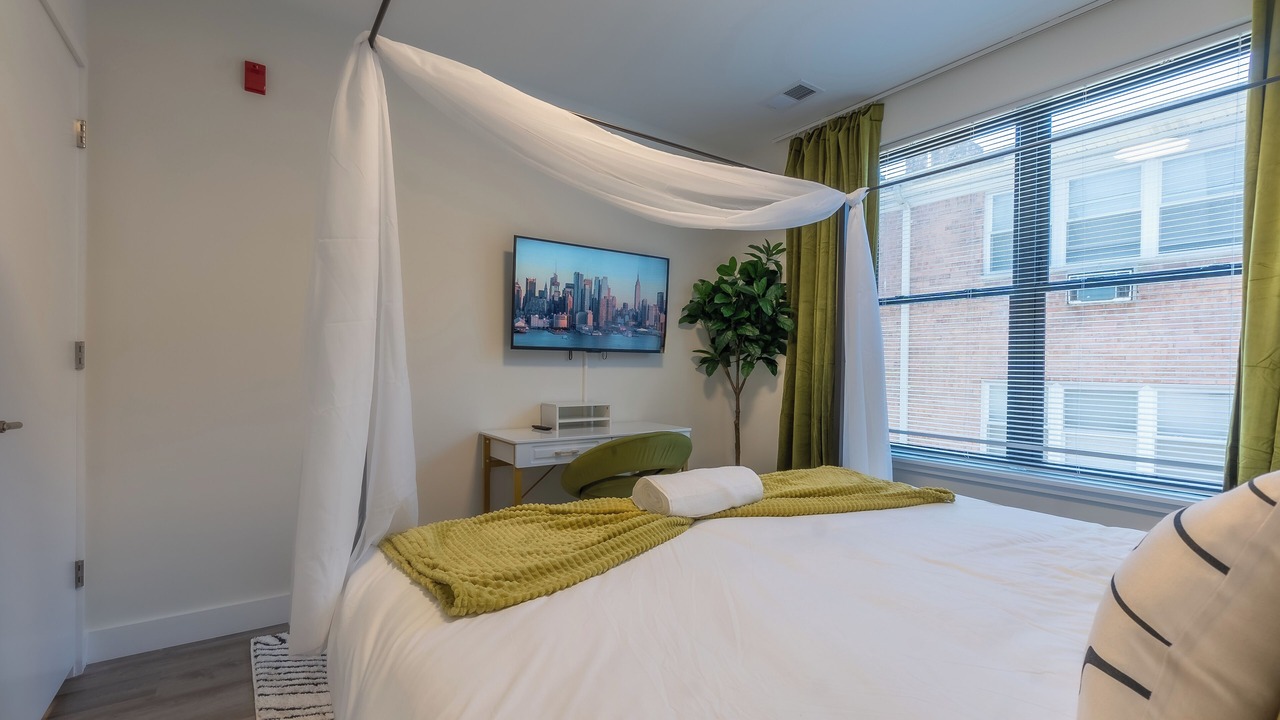 Photo of Bedroom in Orange
