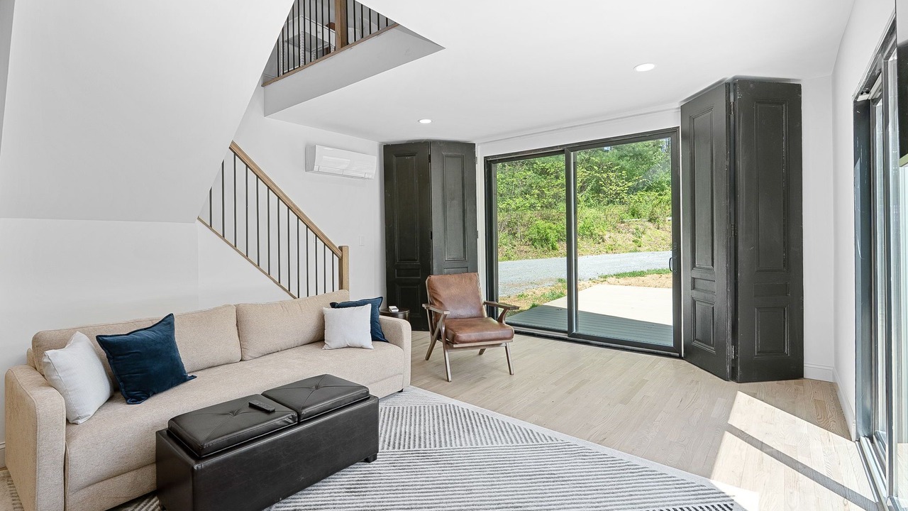 Photo of Livingroom in Hamilton