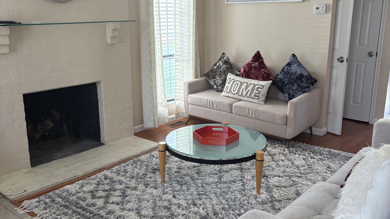 Photo of Livingroom in Northwest Columbus