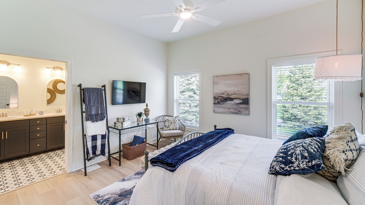 Photo of Bedroom in Madison-on-the-Lake