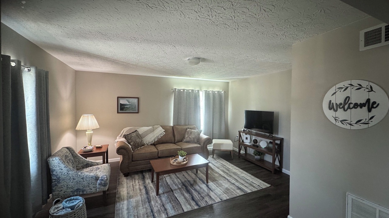 Photo of Livingroom in Cross Lanes