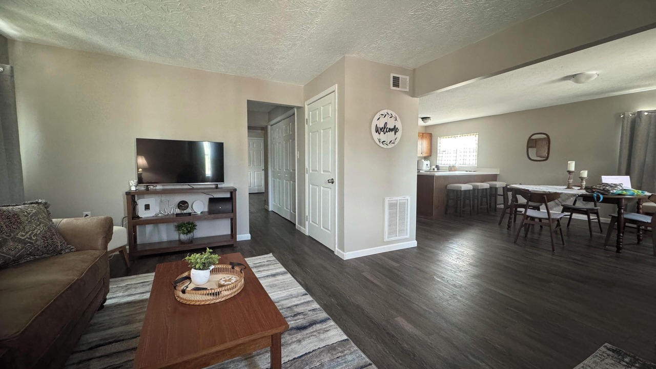 Photo of Livingroom in Cross Lanes