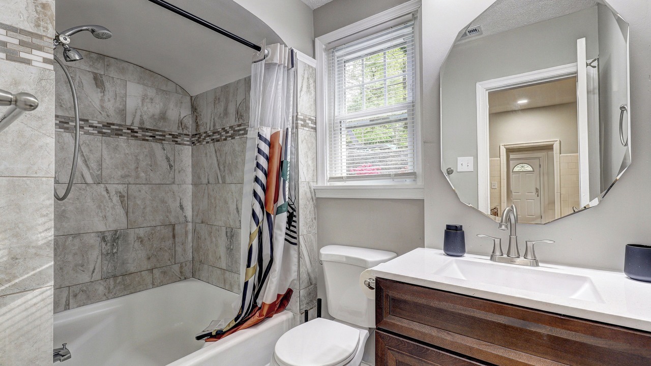 Photo of Bathroom in Lochearn