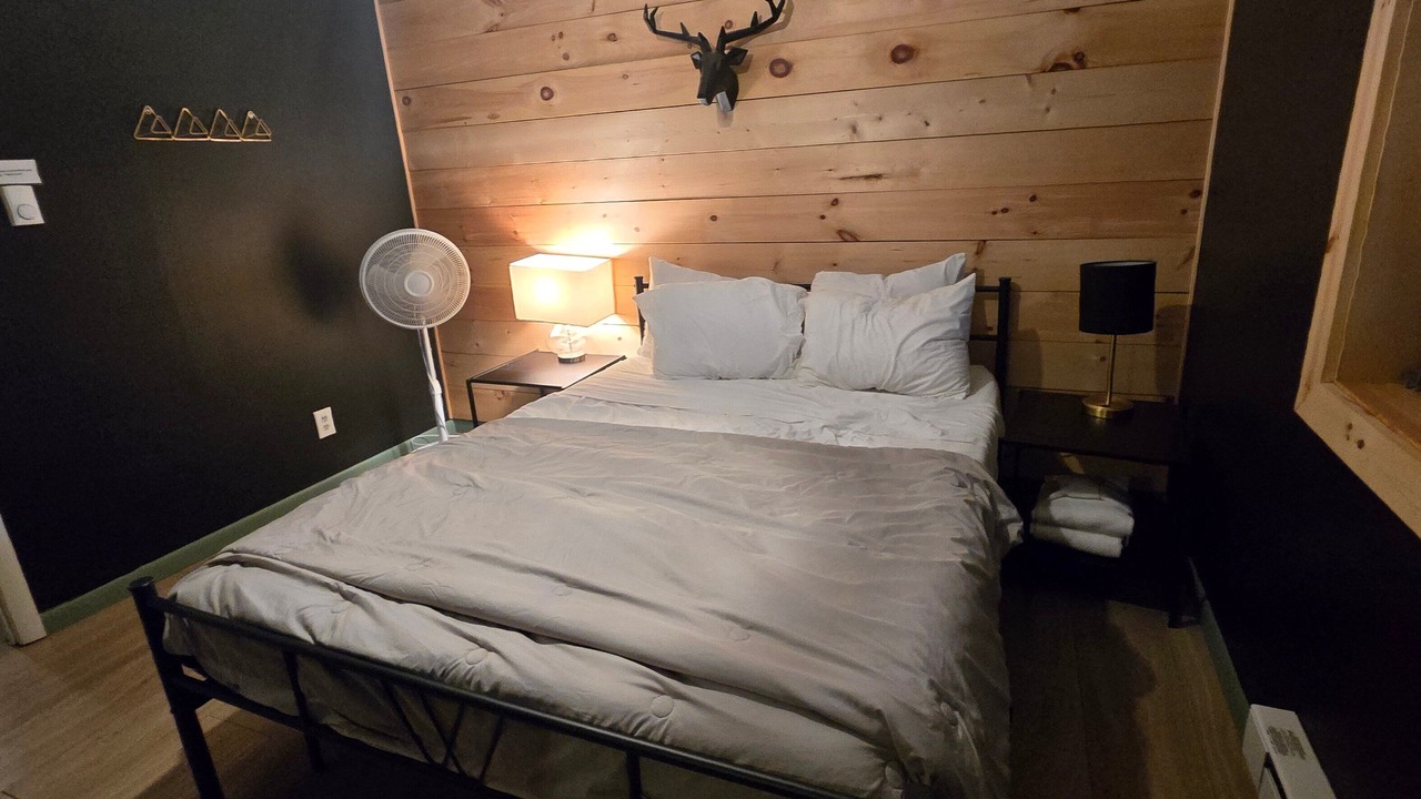 Photo of Bedroom in Sky Valley
