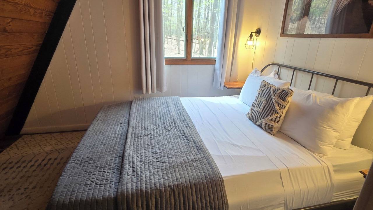 Photo of Bedroom in Sky Valley