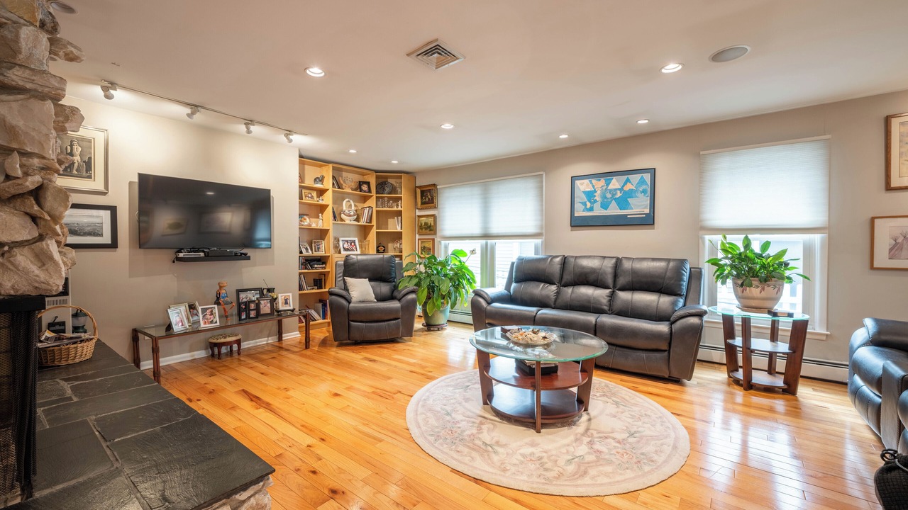 Photo of Livingroom in Margate City