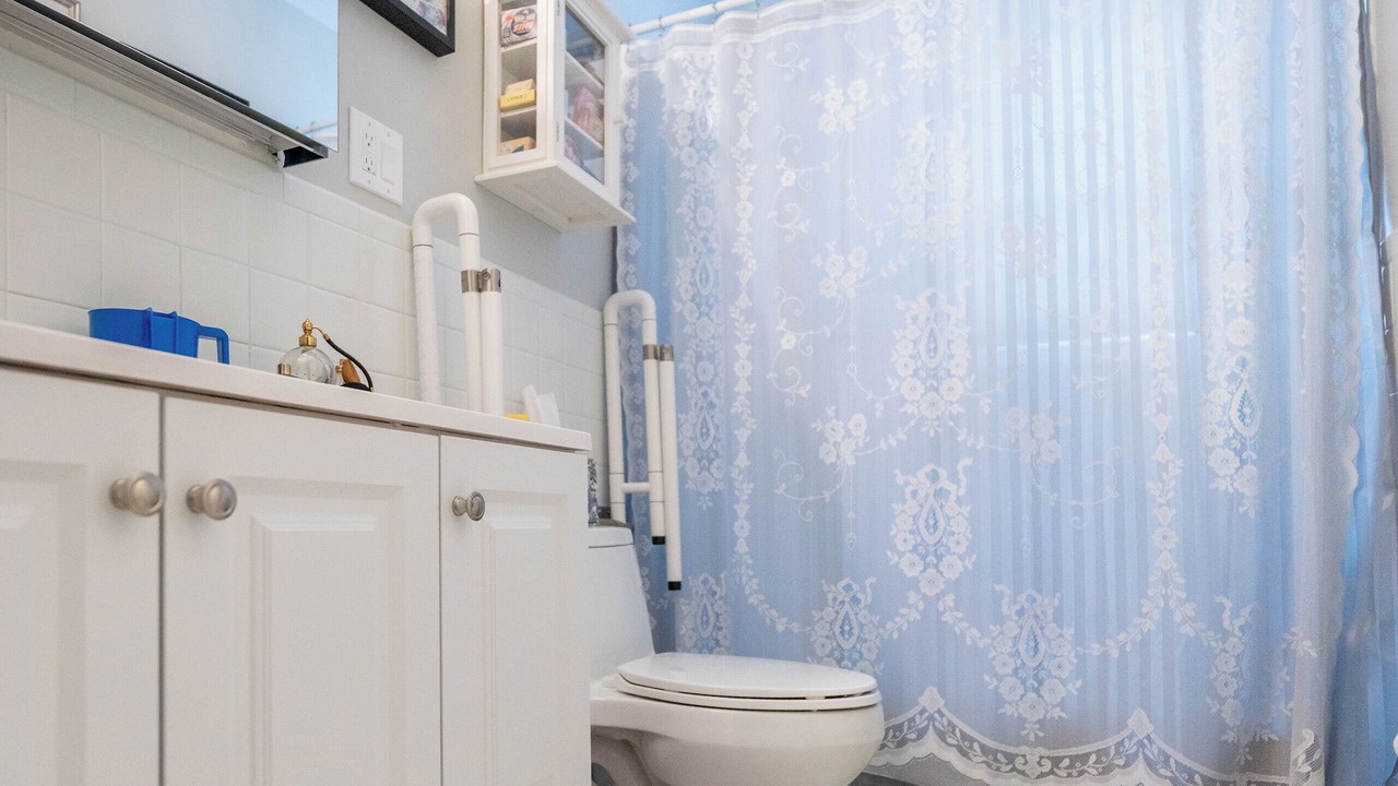 Photo of Bathroom in Margate City