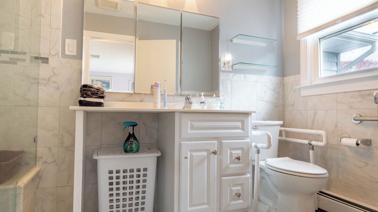 Photo of Bathroom in Margate City