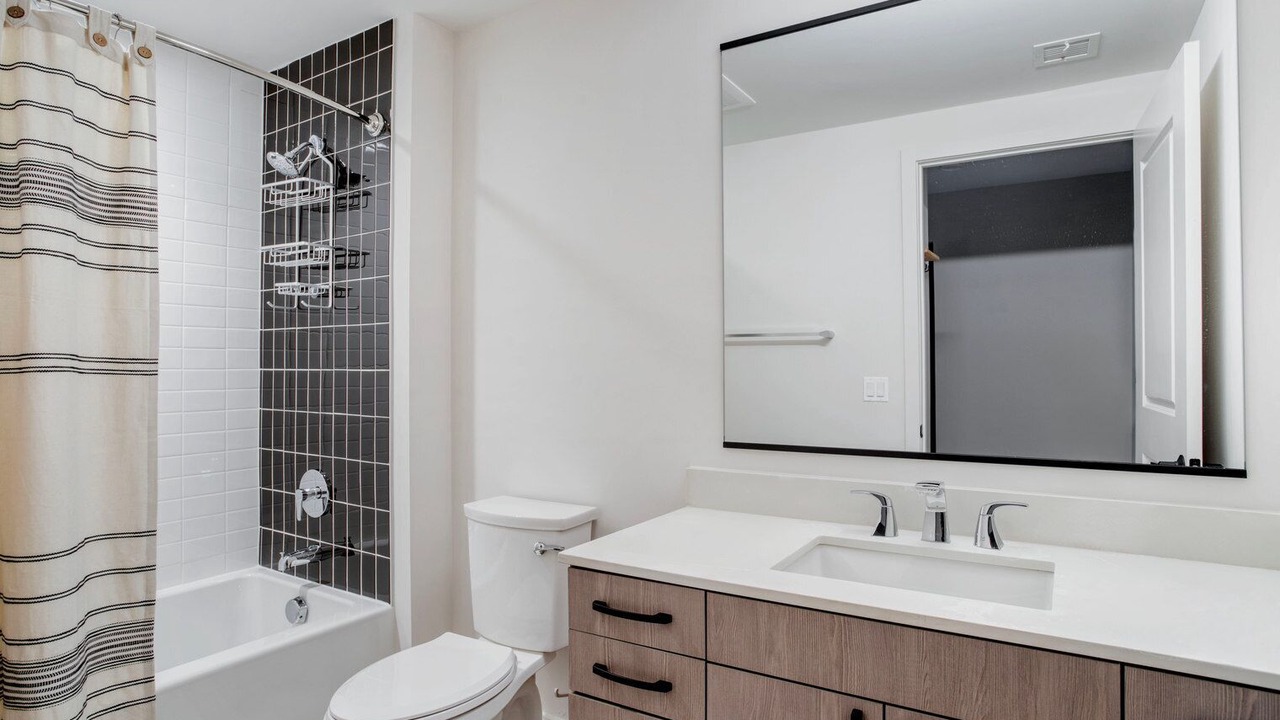Photo of Bathroom in North Capitol Street