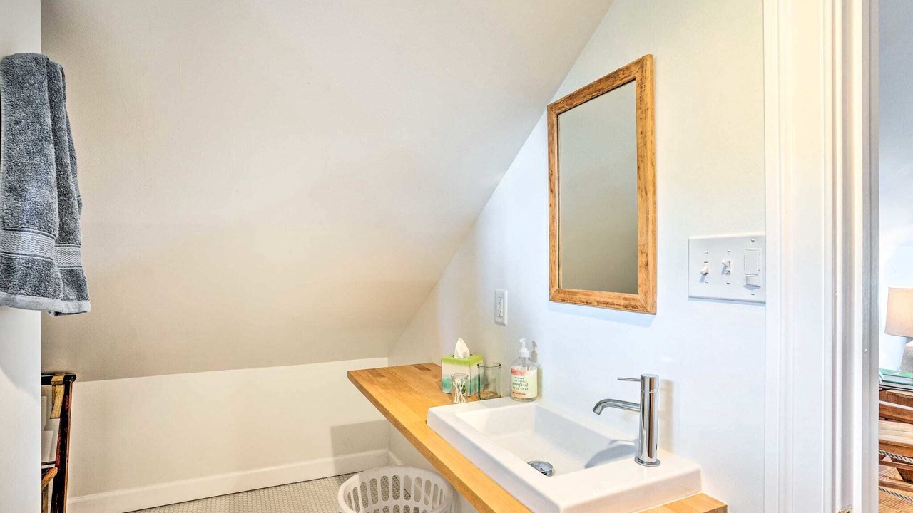 Photo of Bathroom in Deltaville