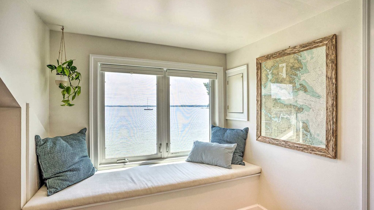 Photo of Bedroom in Deltaville