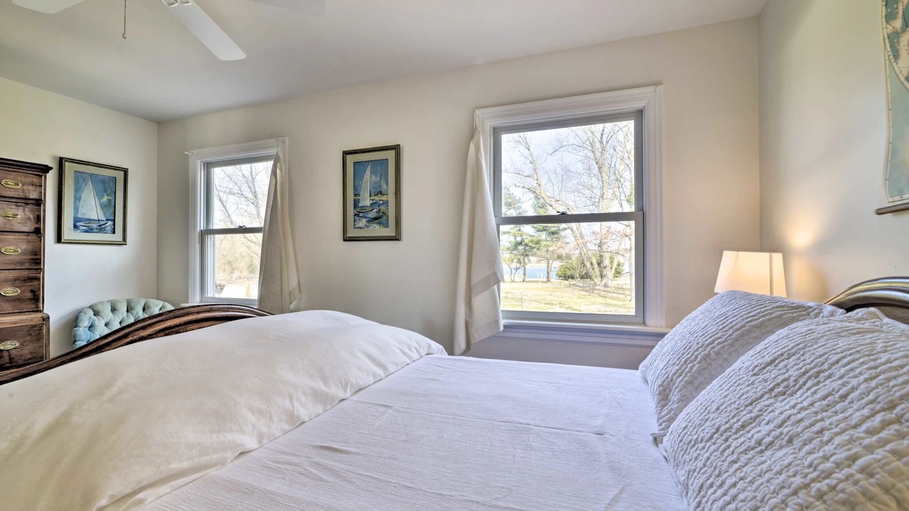 Photo of Bedroom in Deltaville