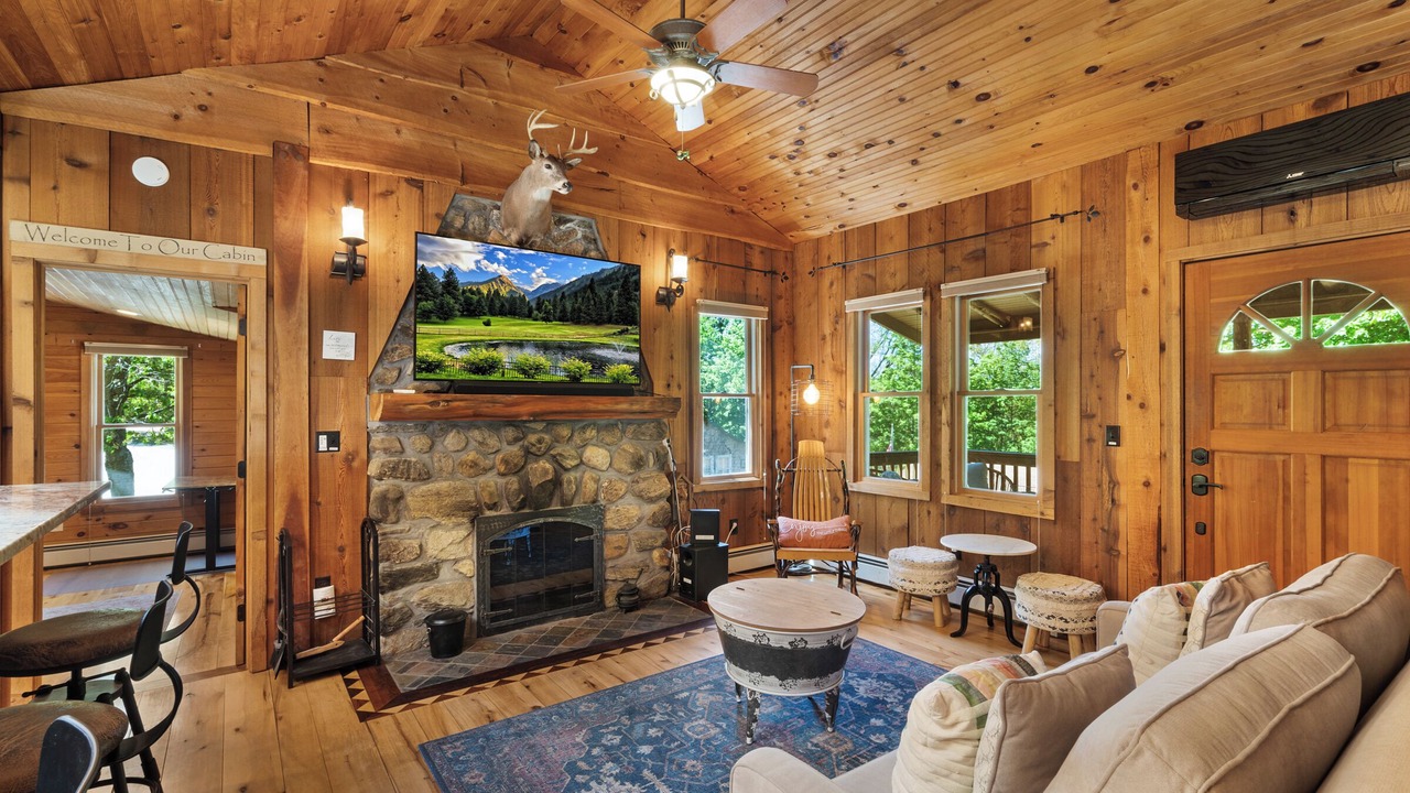 Photo of Livingroom in Newton