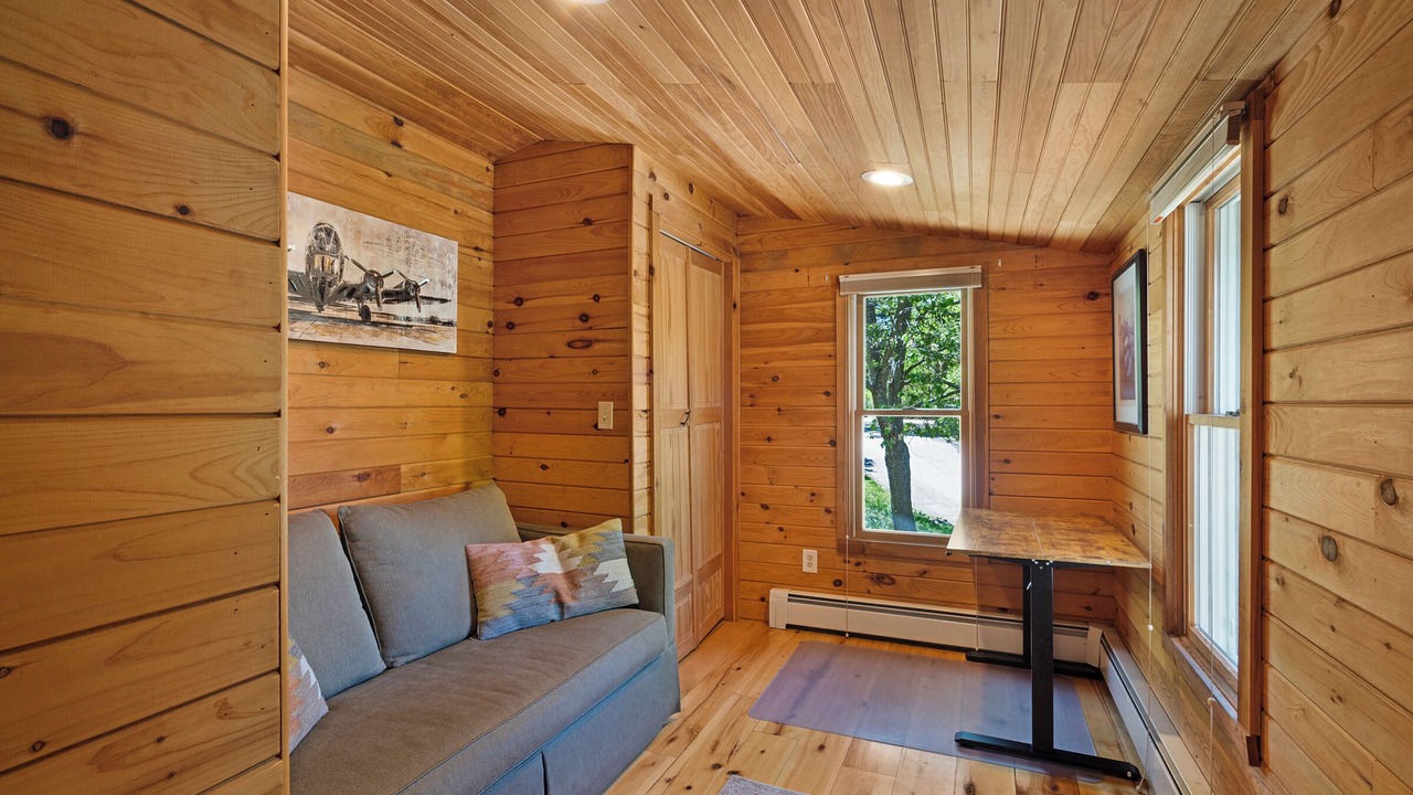 Photo of Livingroom in Newton