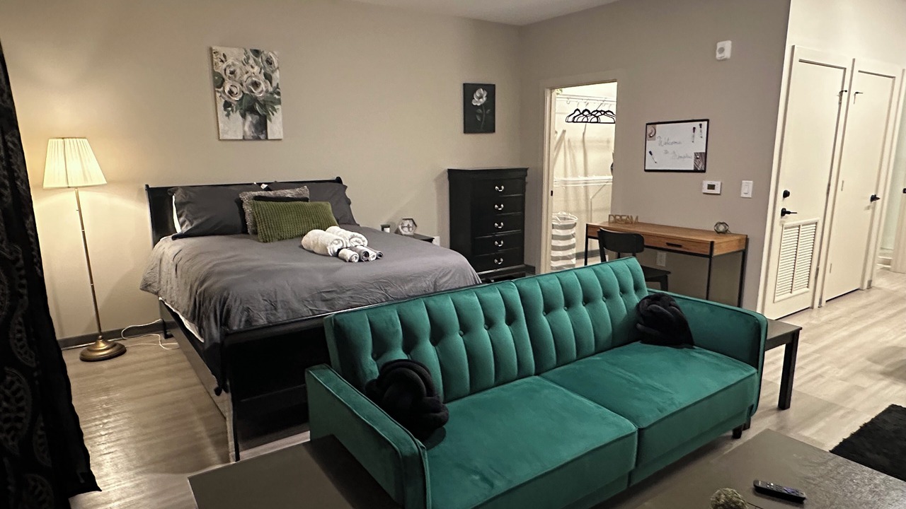 Photo of Bedroom in Uptown