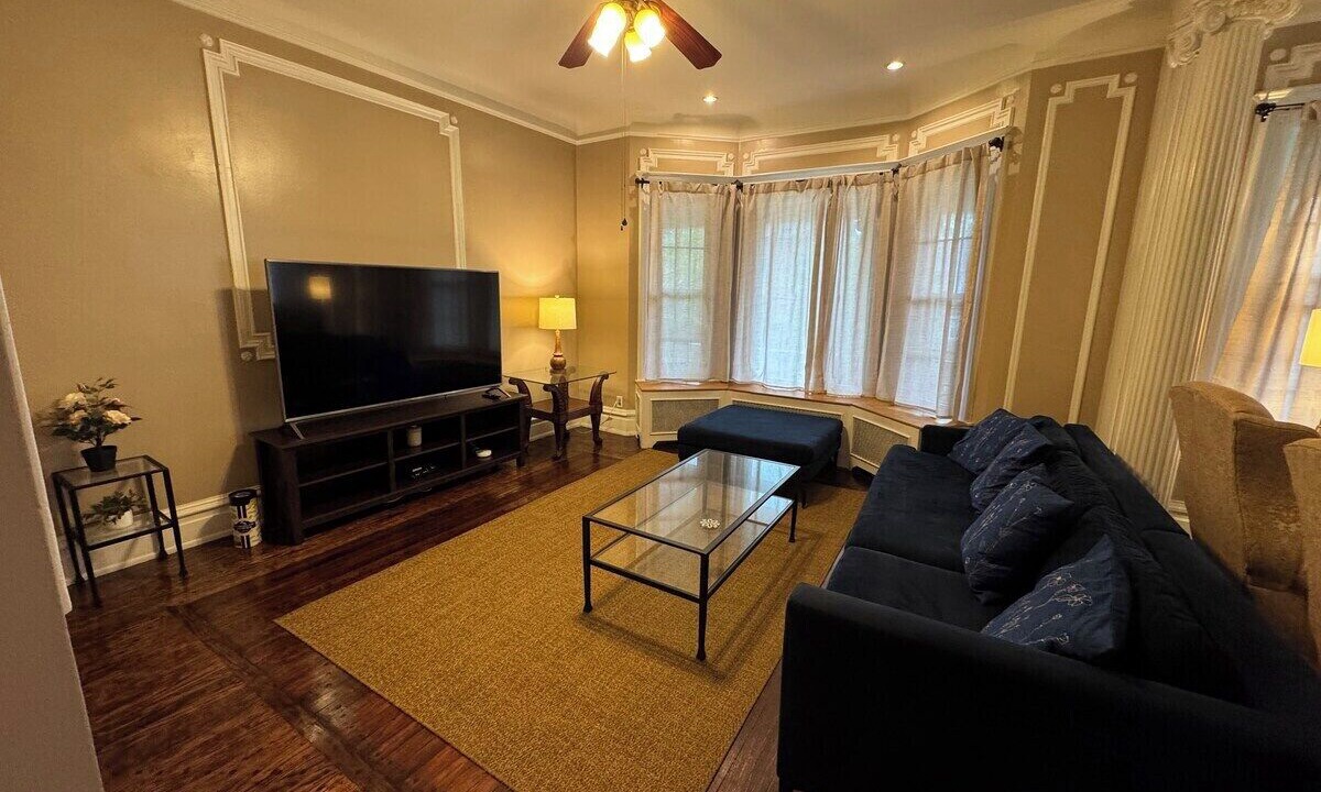 Photo of Livingroom in Getty Square
