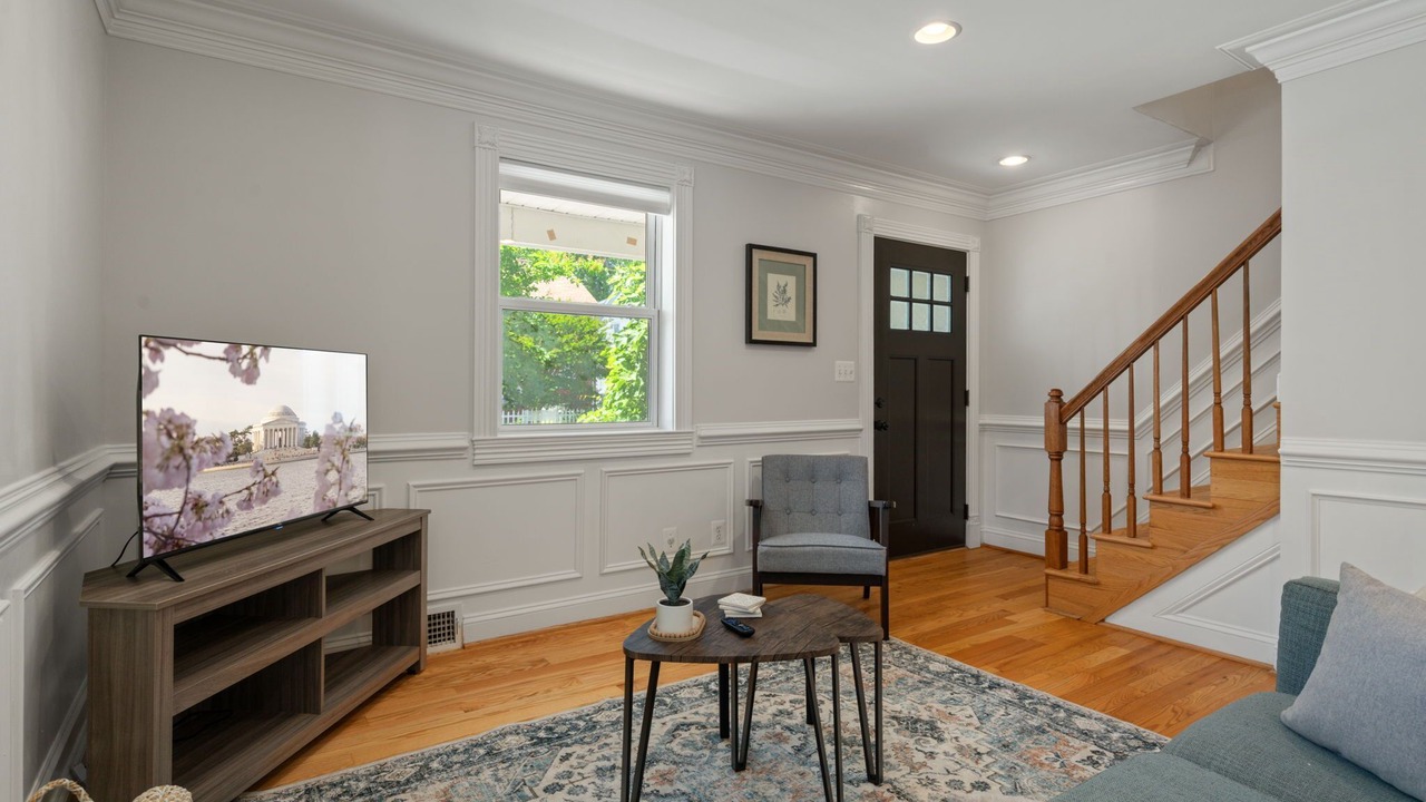 Photo of Livingroom in Potomac West