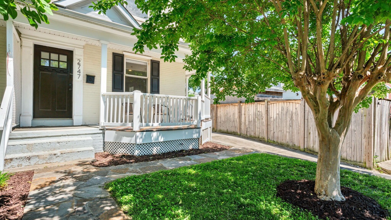 Photo of Patio Balcony in Potomac West