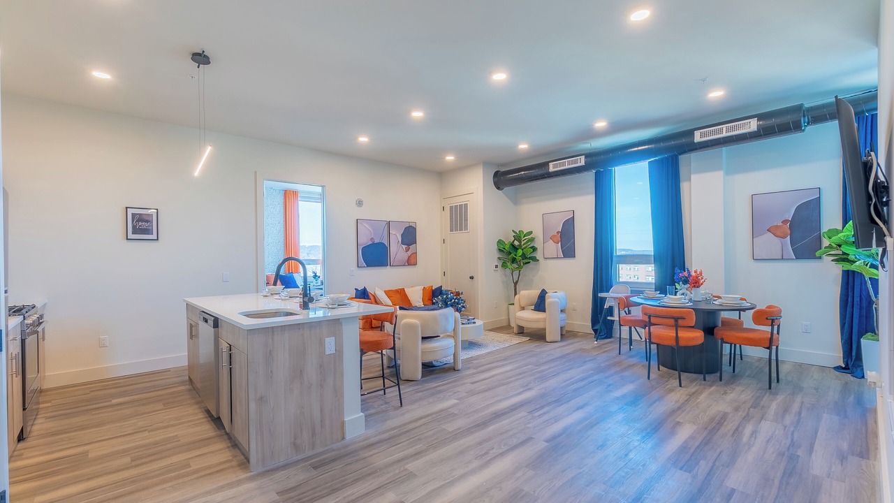 Photo of Livingroom in Orange