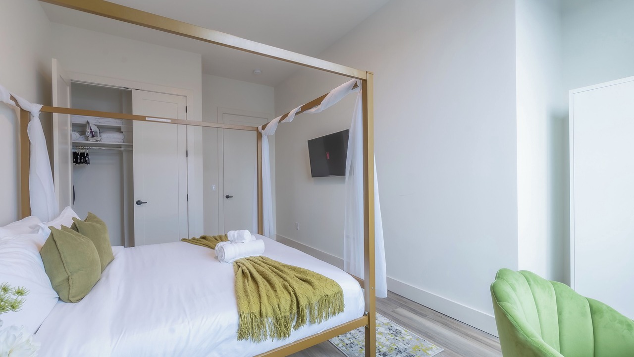 Photo of Bedroom in Orange