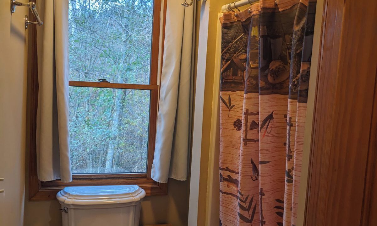 Photo of Bathroom in Gaines