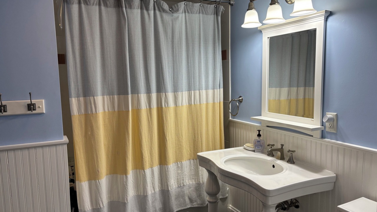Photo of Bathroom in Avon by the Sea