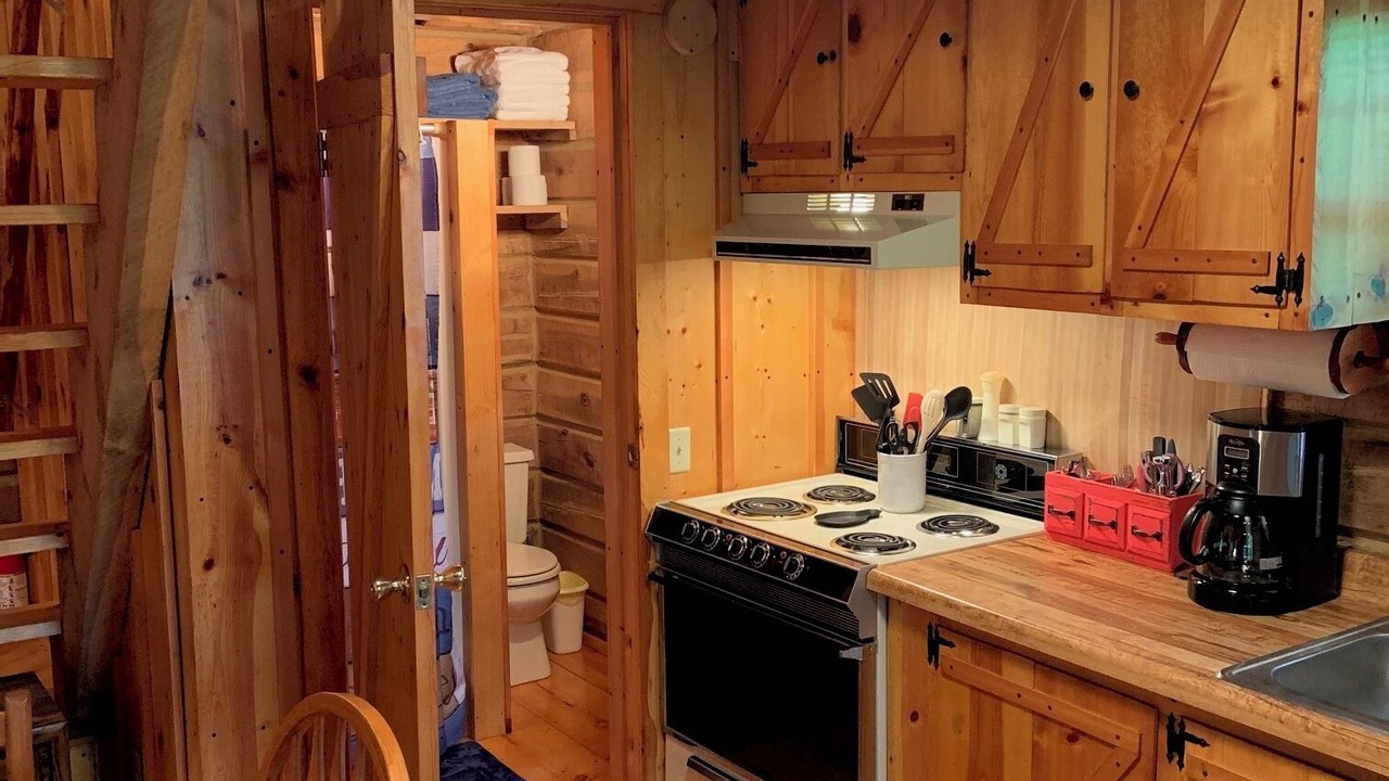 Photo of Kitchen in Flat Hollow Marina
