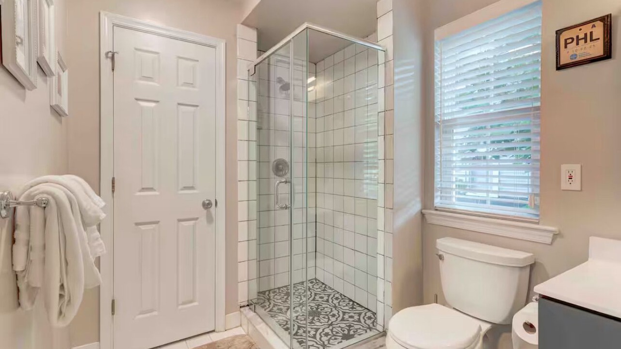 Photo of Bathroom in Graduate Hospital