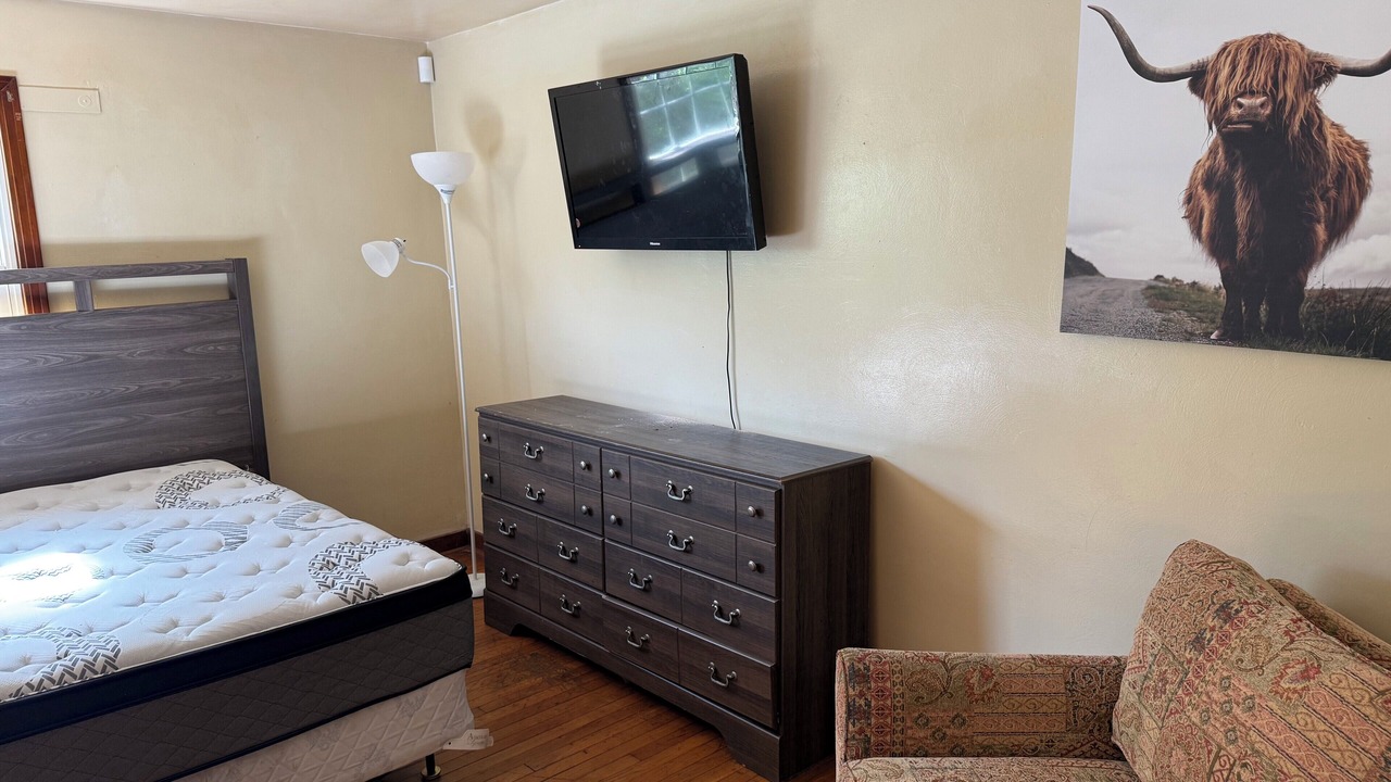Photo of Bedroom in Marshall-Shadeland