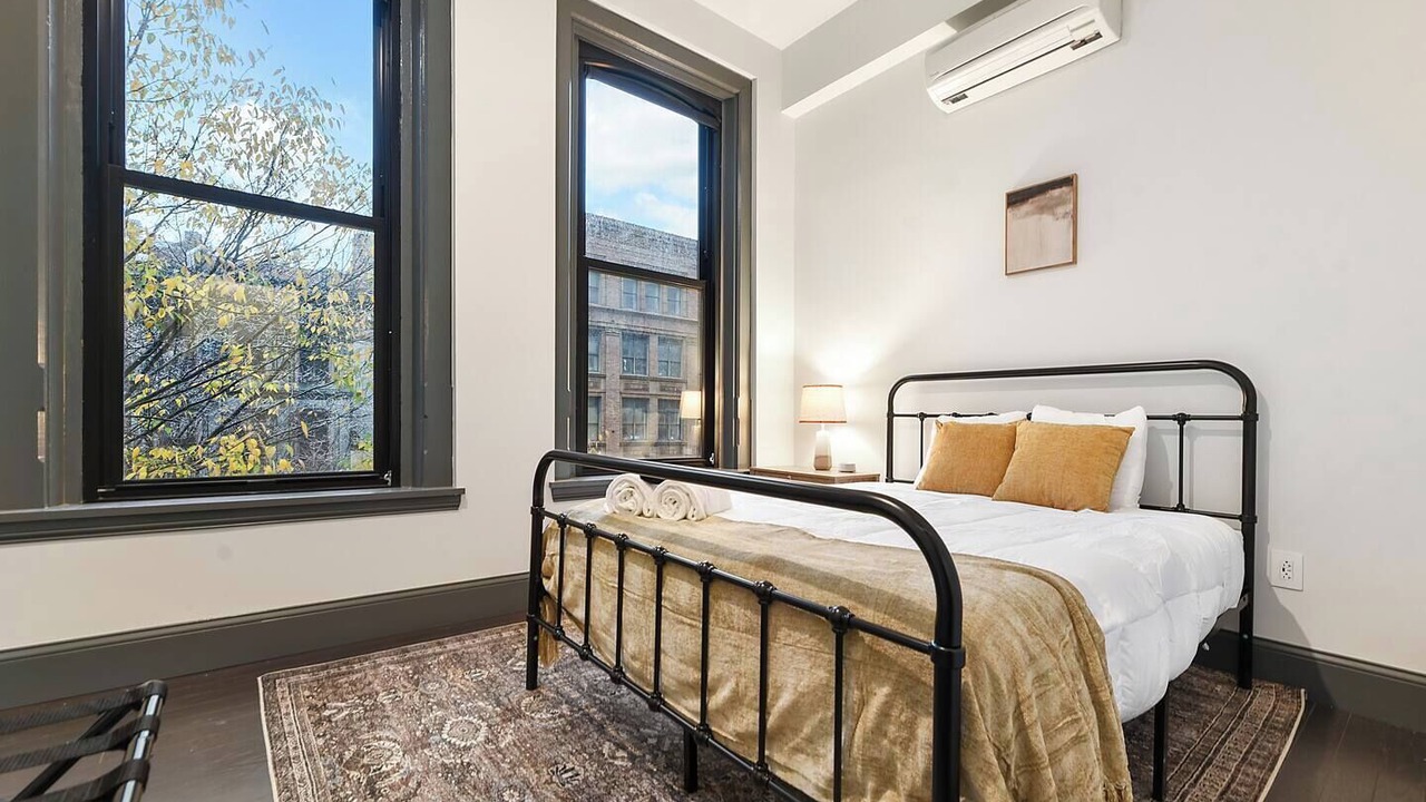 Photo of Bedroom in Downtown Pittsburgh