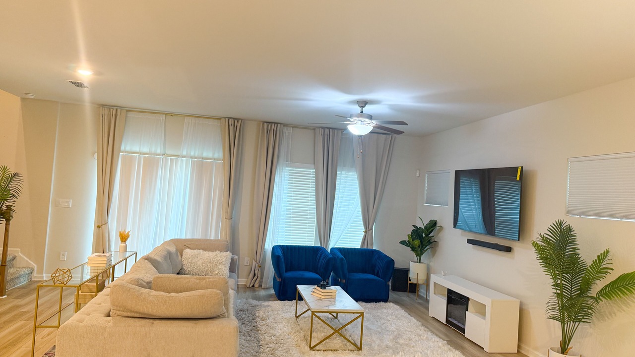 Photo of Livingroom in Lawrenceville