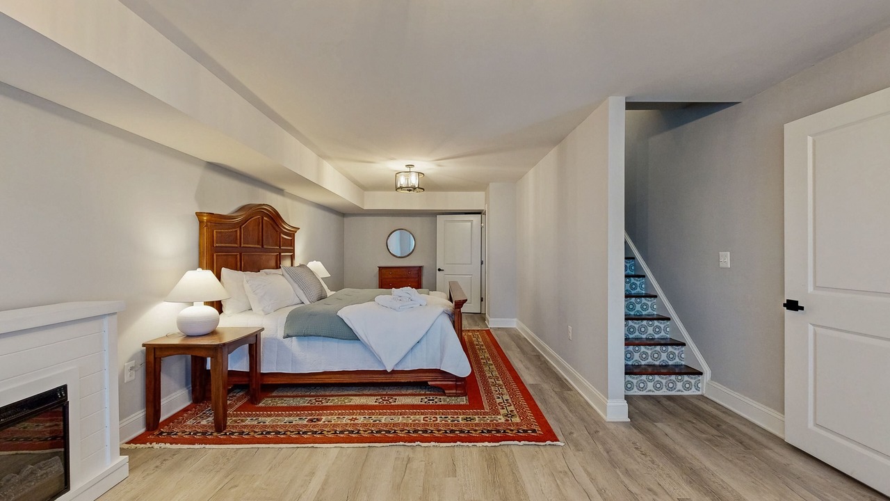 Photo of Bedroom in Orange