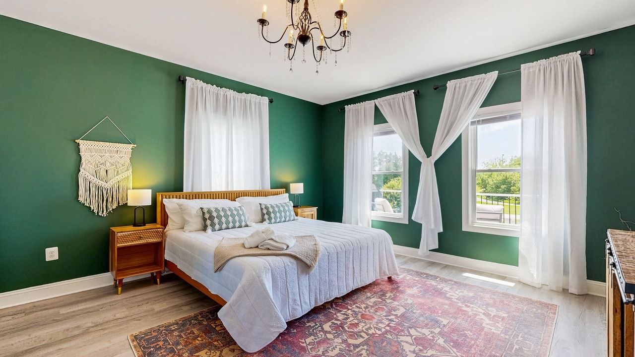 Photo of Bedroom in Orange