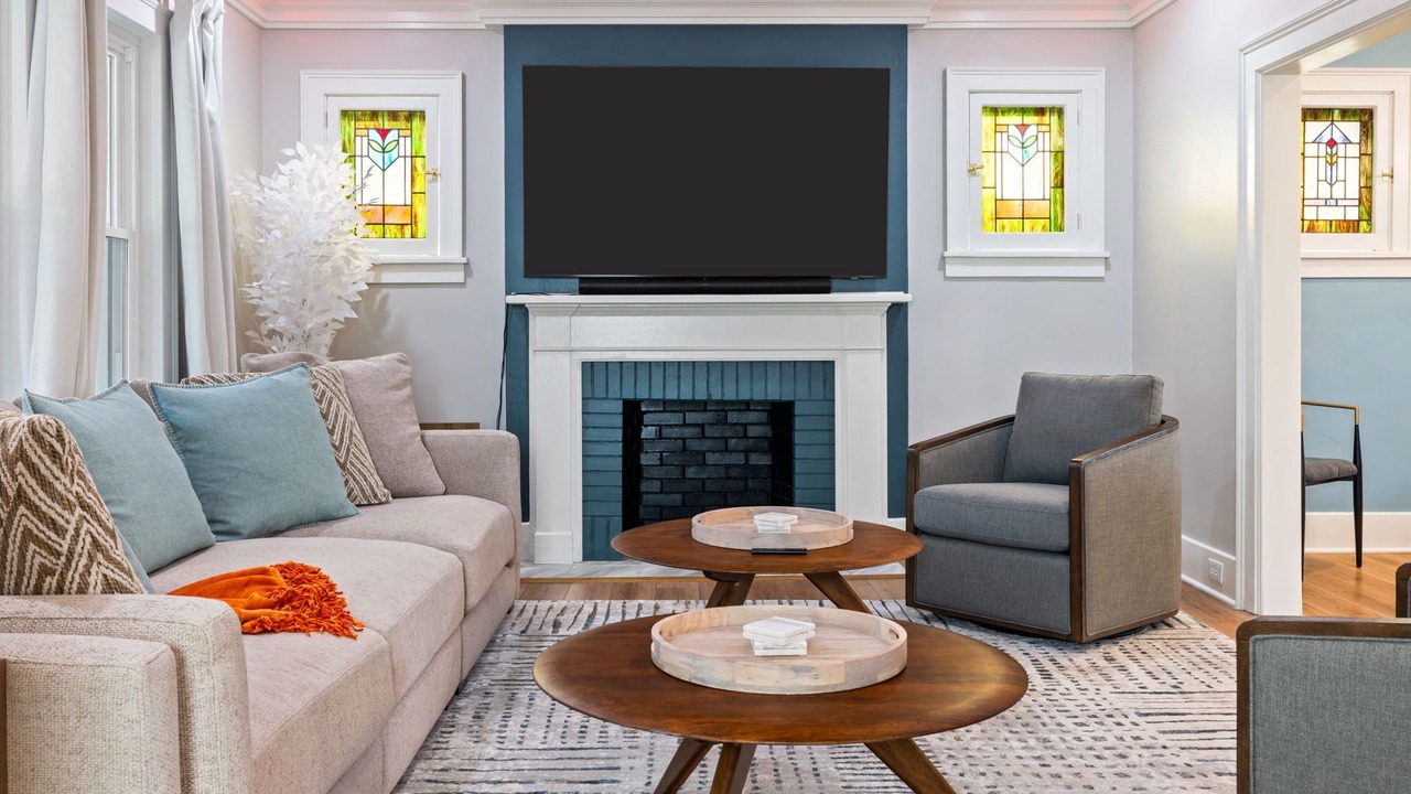 Photo of Livingroom in Marshall-Shadeland