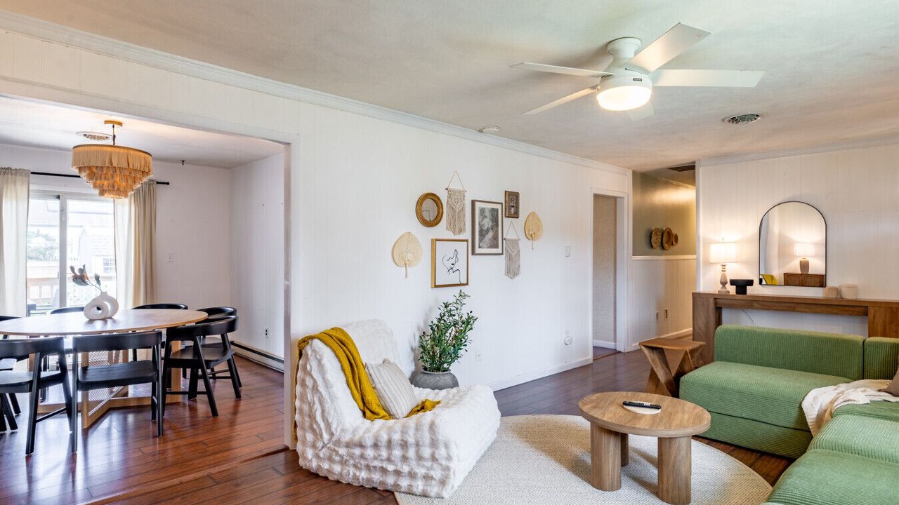 Photo of Livingroom in Lower Township